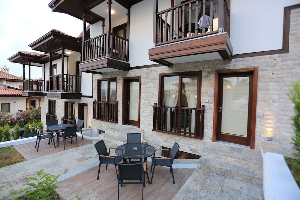 Superior Apartment, 3 Bedrooms, Kitchen, Garden View photo 2