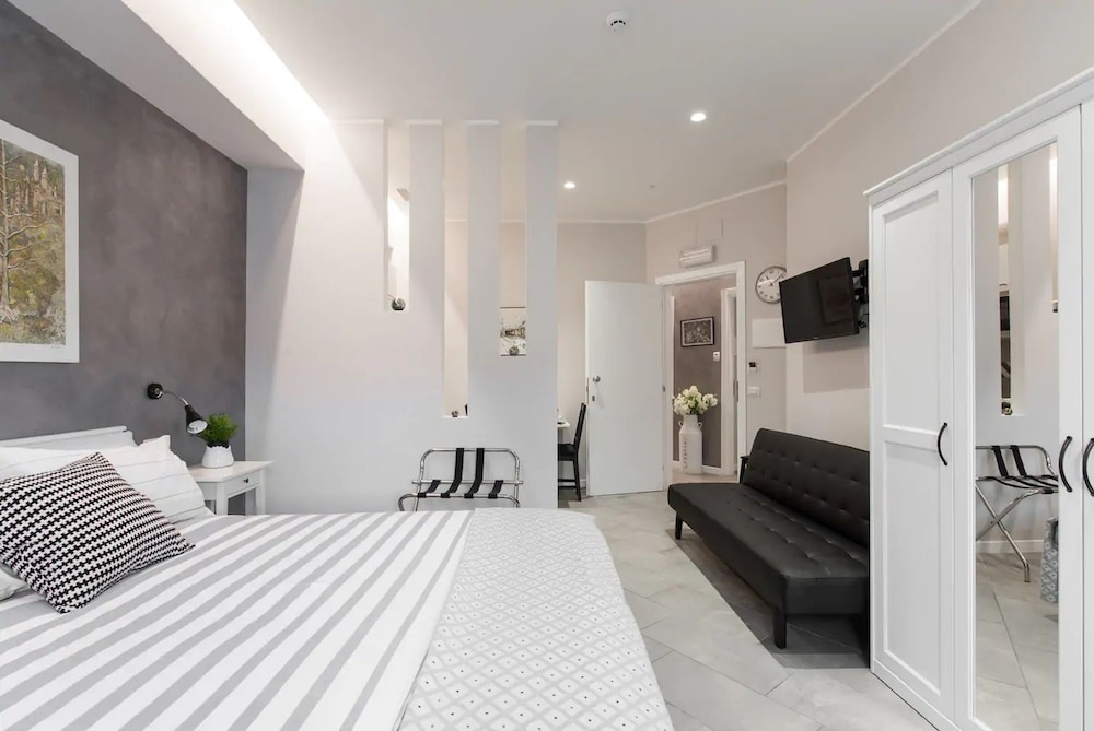 Luxury Apartment, Multiple Beds, Kitchenette