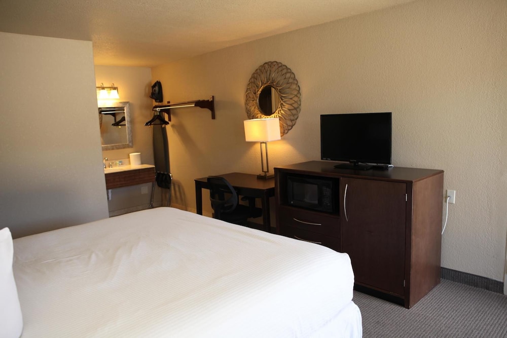 Executive one king bed non smoking - Photo 4