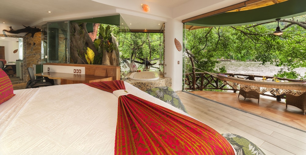 Jungle Love Nest-ocean View