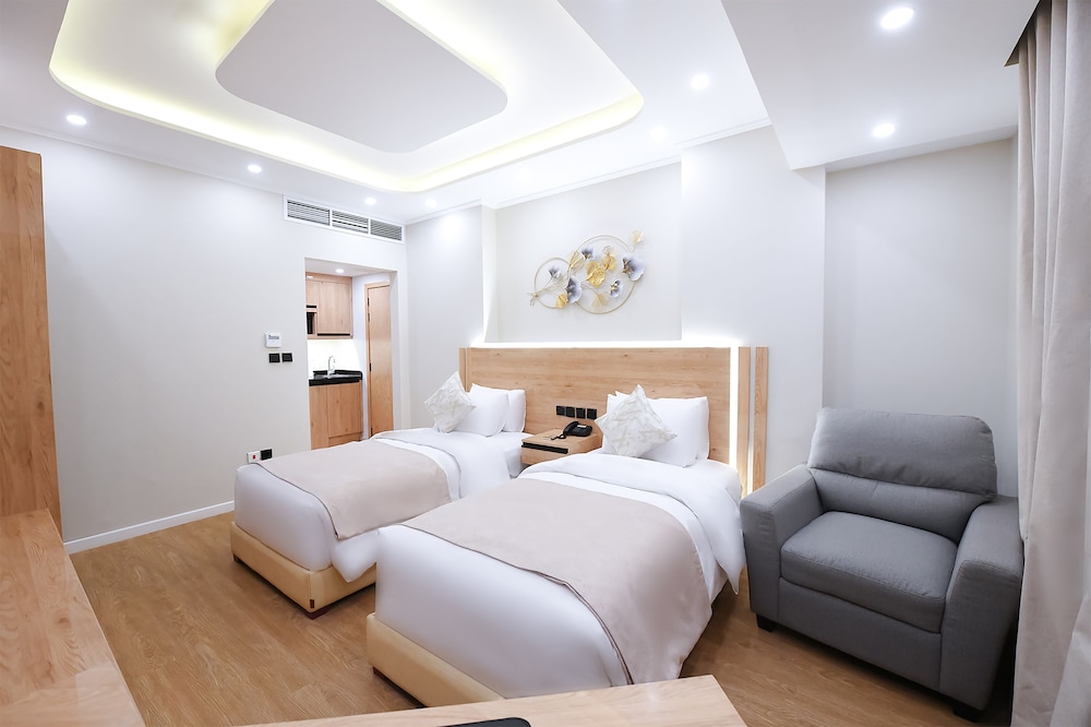 Premium Twin Room photo 2