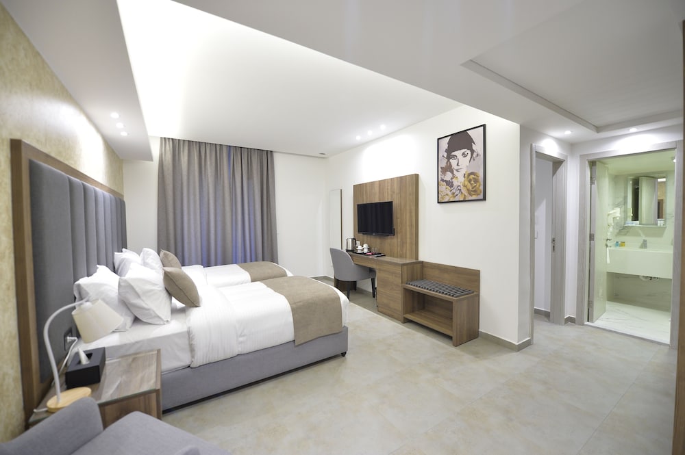Economy Studio Suite