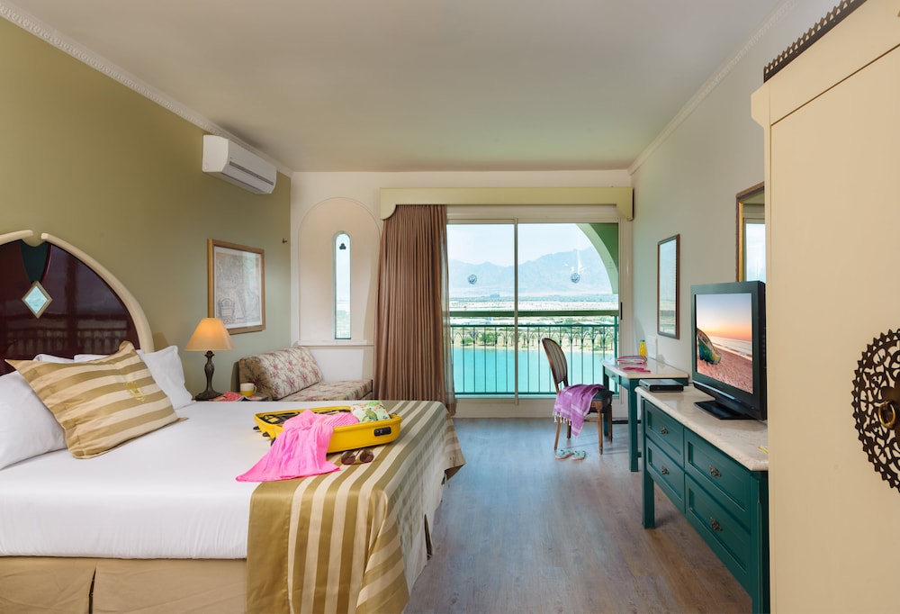 Deluxe Suite photo 3
