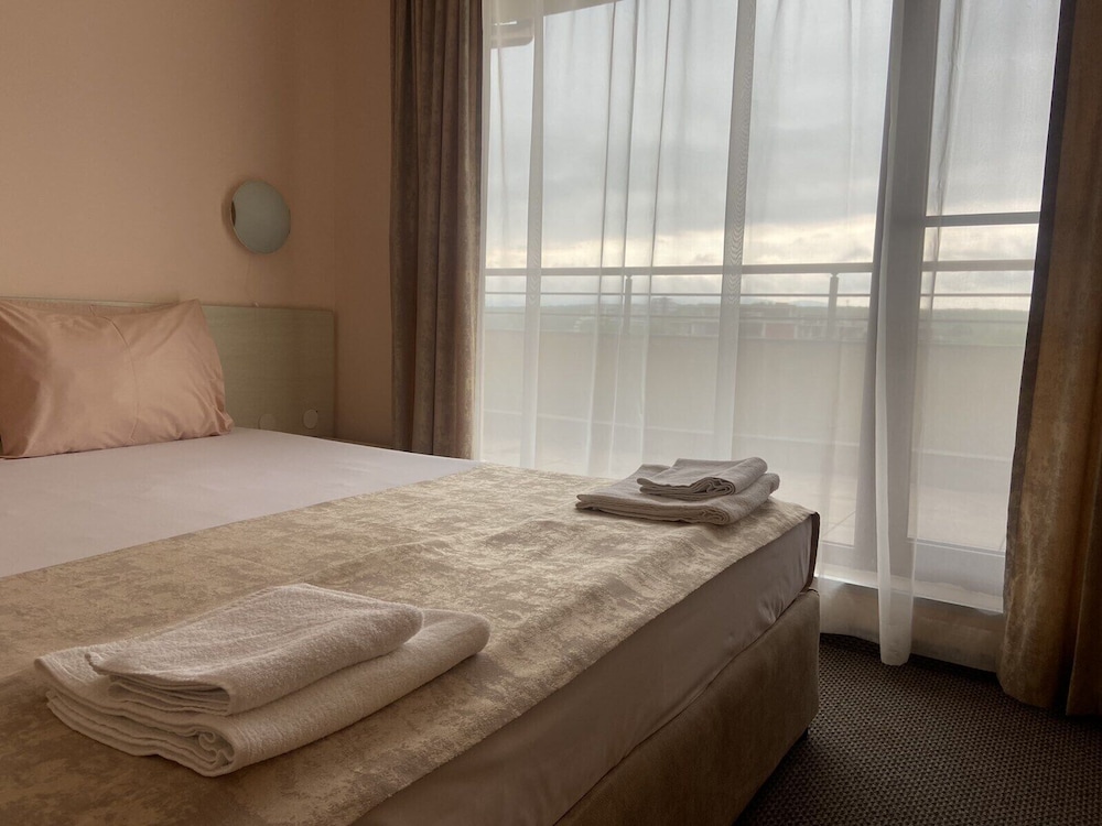Superior Apartment, 2 Bedrooms, Pool View photo 1