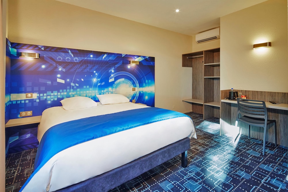 Superior Suite, 2 Bedrooms (4 Single, 1 Double) photo 1
