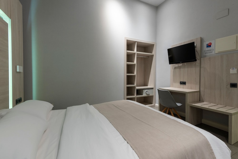 Economic Tiny doble room (1 cama doble) photo 3
