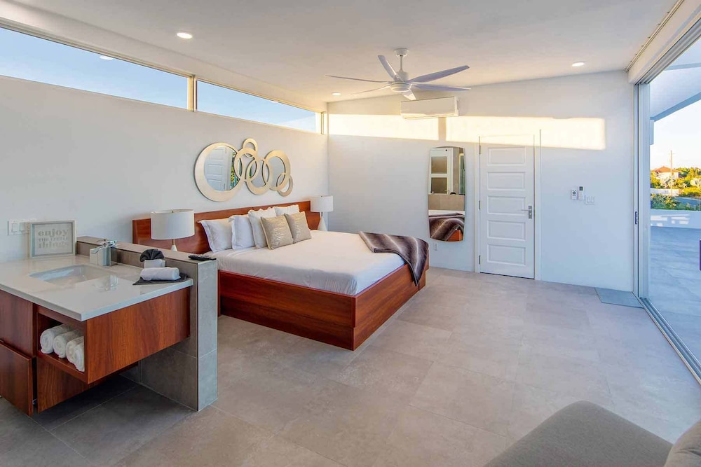Villa photo 3