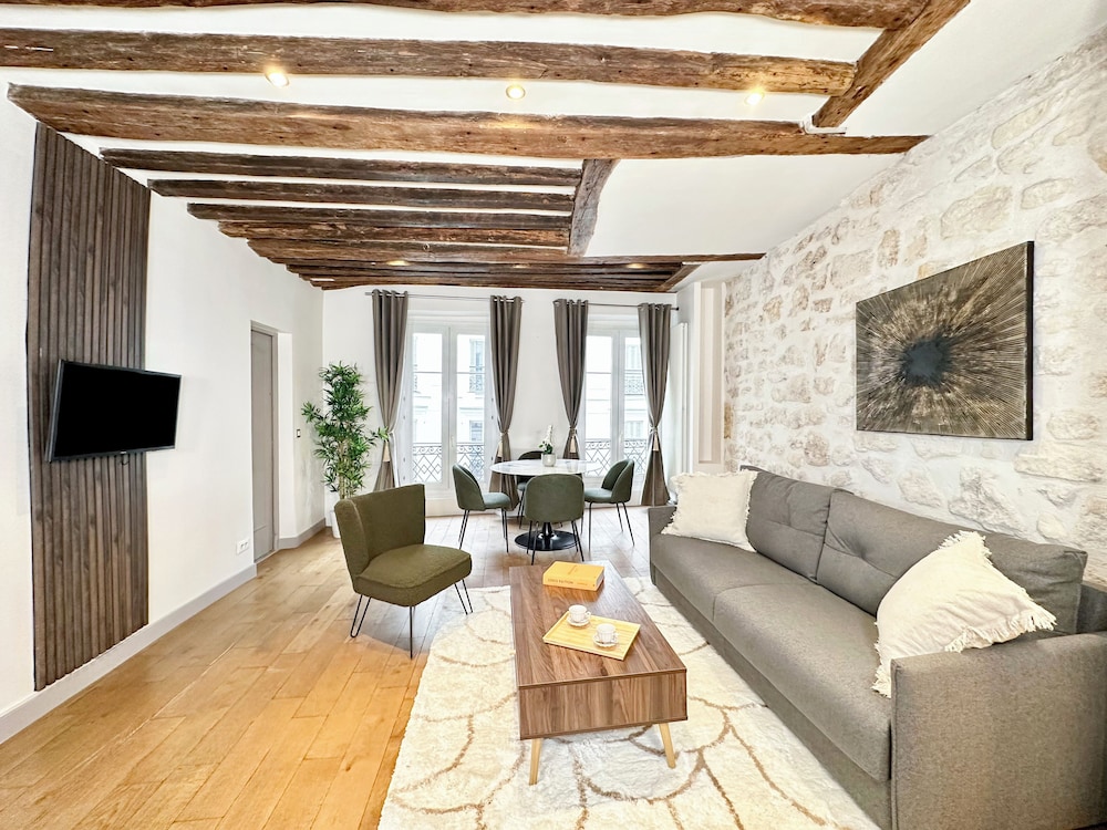 Comfort Apartment, City View