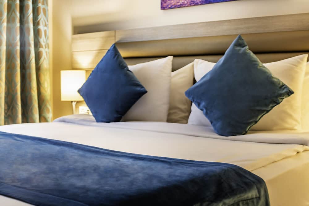 Superior French Bed Room photo 3