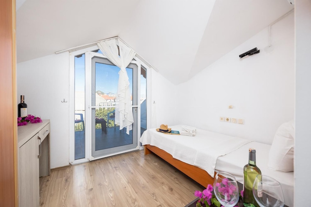 Comfort Single Room, Balcony photo 1