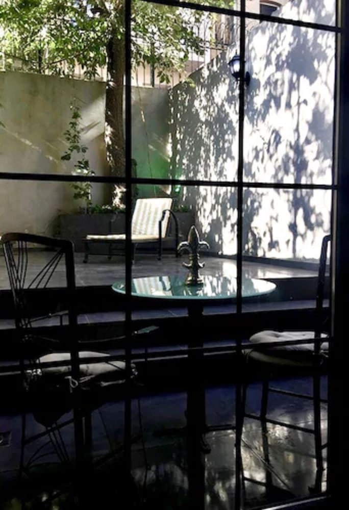 Deluxe Room, 1 King Bed, Patio photo 2