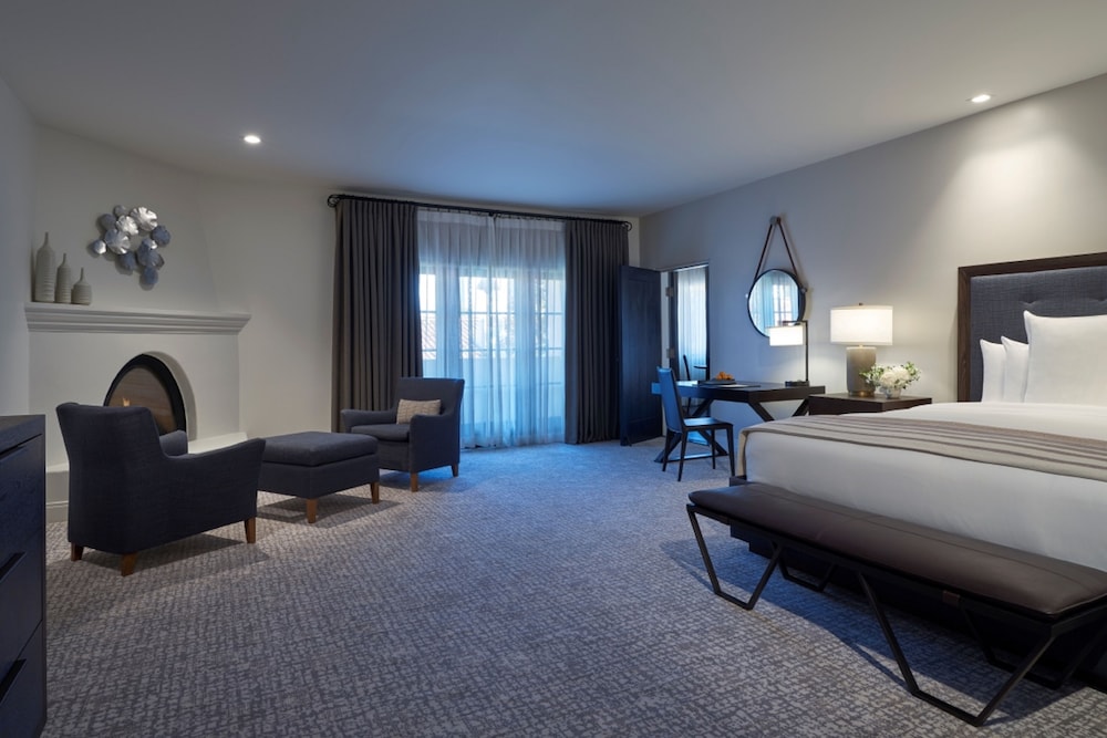 FONTANA SUITE - KING BED