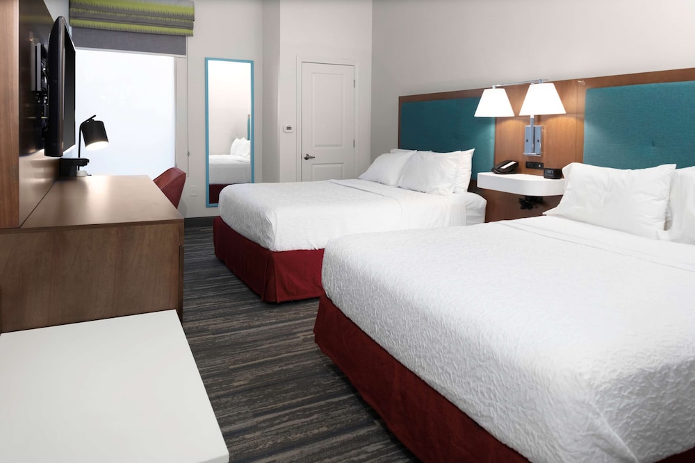 Room, 2 Queen Beds, Accessible (Roll-In Shower)