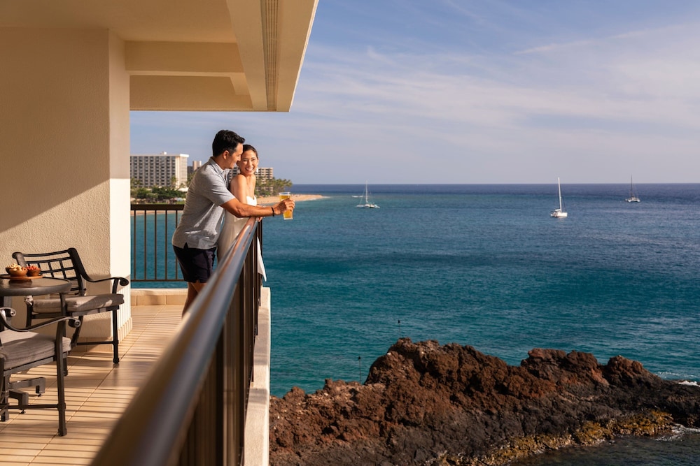 Moana Oceanfront 1 Bedroom Suite King