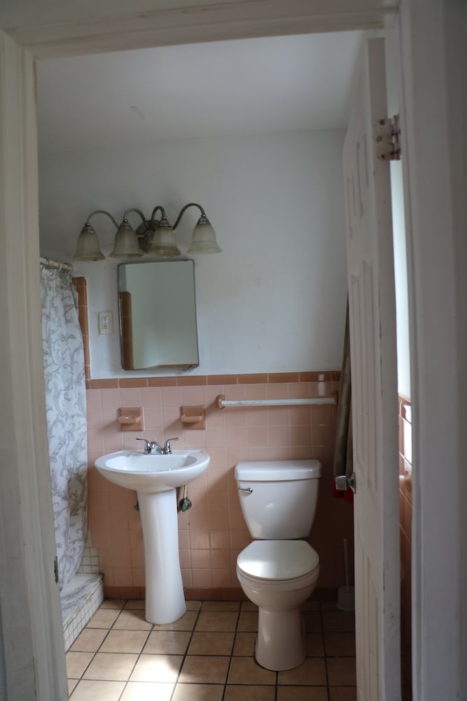 Basic Single Room, Non Smoking photo 1
