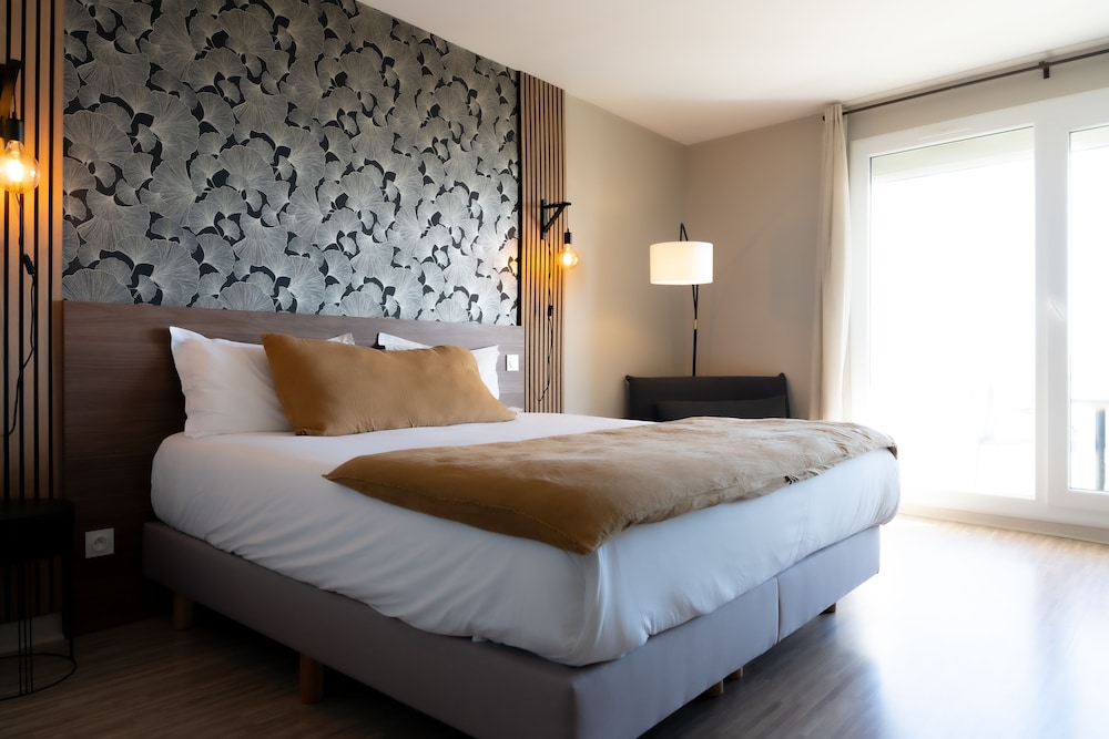 Superior Room, Sea View (Loggia) - Photo 5