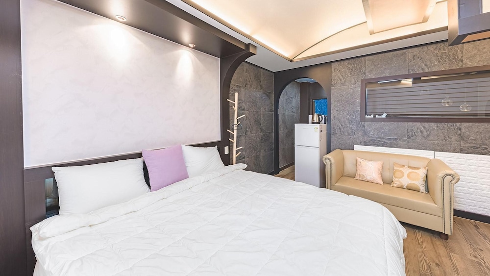 Basic Room, 1 Bedroom (pensyeonhyeonggeullaemping2(twin)) - Photo 17