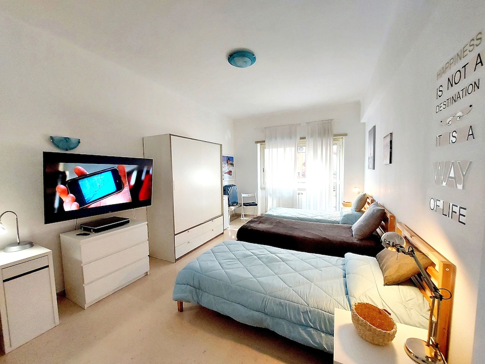 Deluxe Quadruple Room, City View