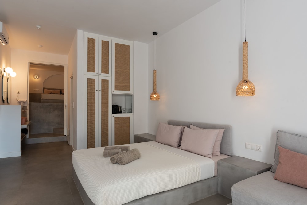 Superior Quadruple Room Sea View (Erato) photo 1