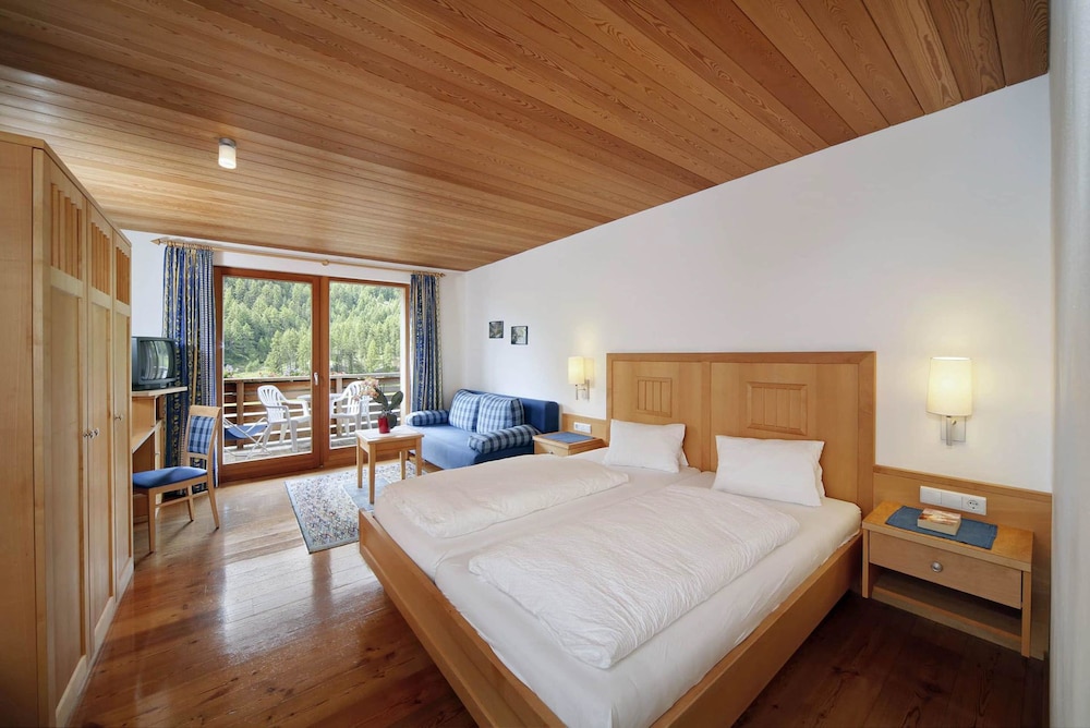 Twin Room, 2 Twin Beds, Non Smoking photo 2