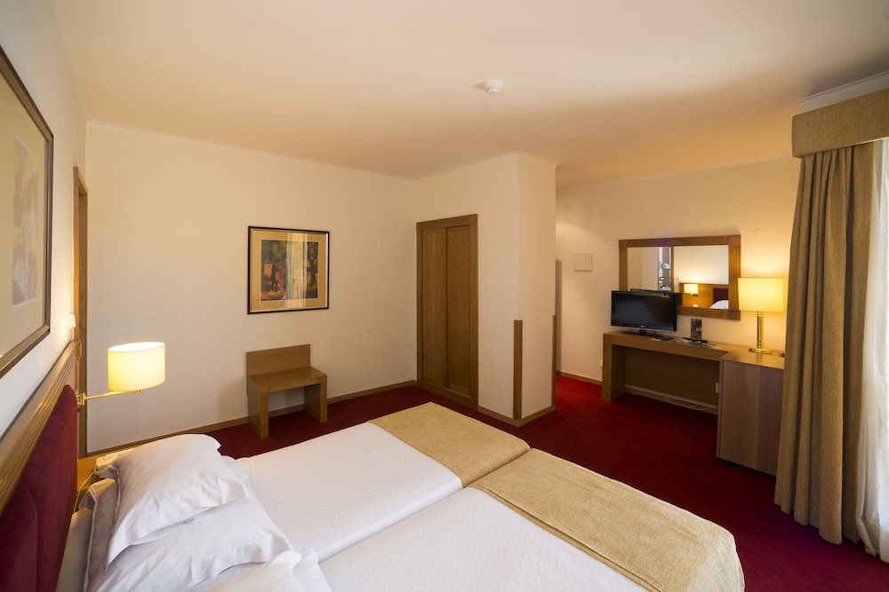 Twin Room - Photo 2