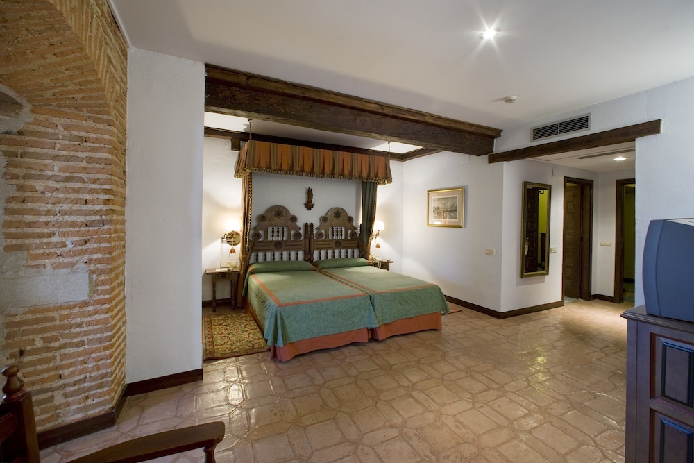 Superior Twin Room - Photo 7