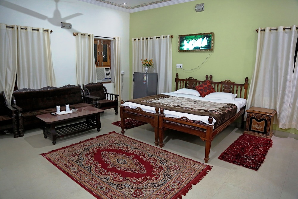 Deluxe Double Or Twin Room, 1 King Bed, Smoking, Hill View