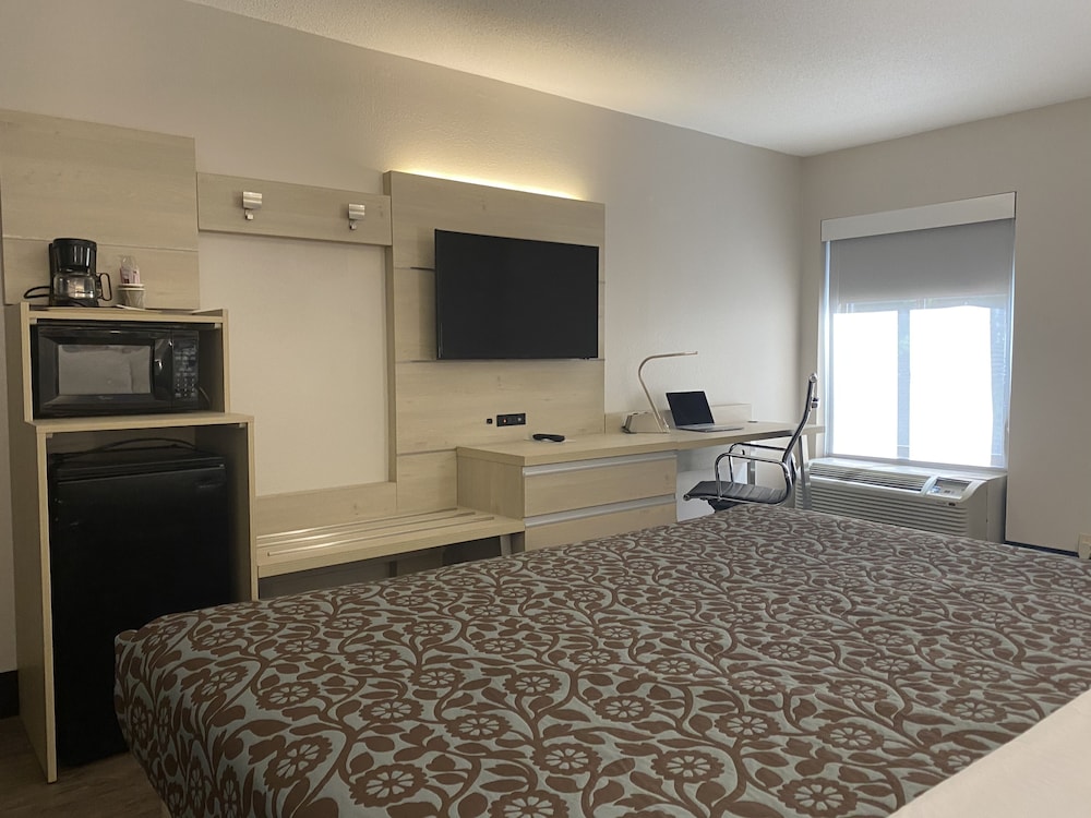 Standard Room, 1 King Bed - Photo 4