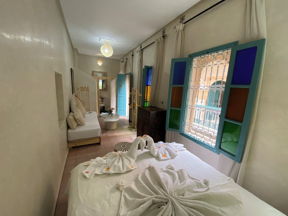 Room - Photo 4