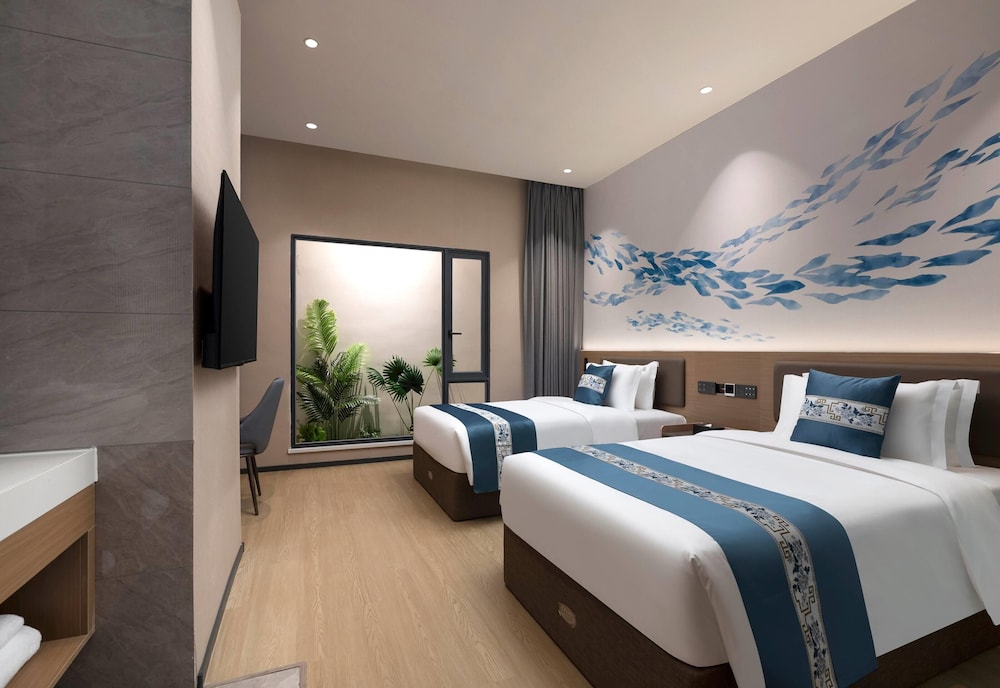 1 King Bed, City View Room, Non-Smoking