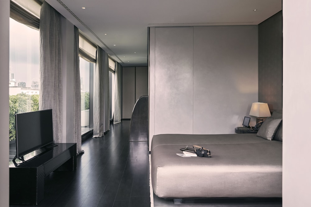 Available room