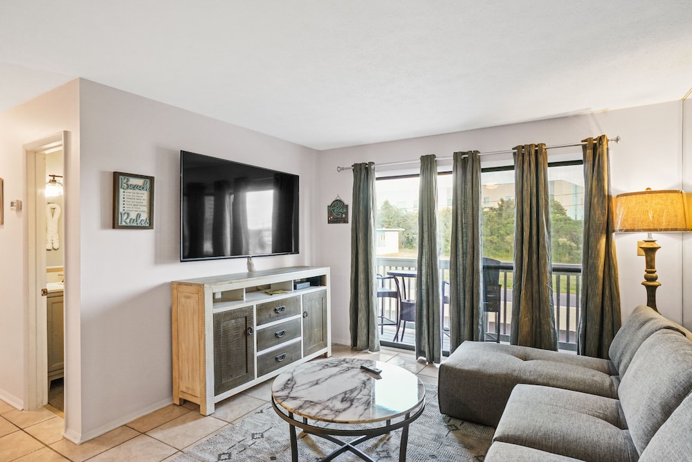 Condo, 2 Bedrooms, Resort View (A33)