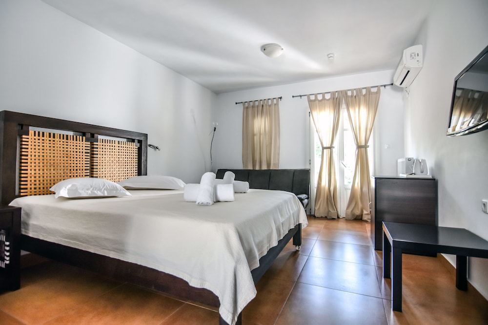 Superior Triple Room photo 1