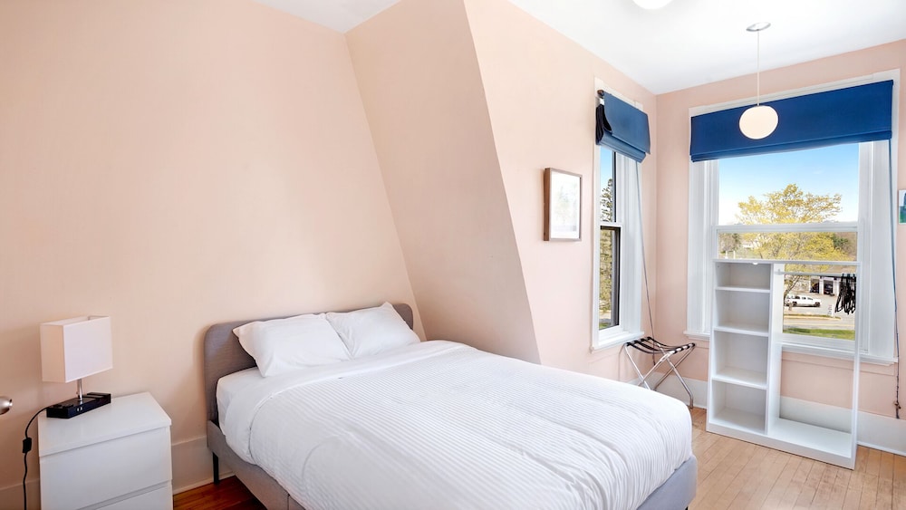 House, 4 Bedrooms photo 1