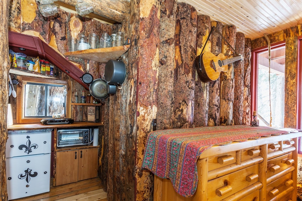 Treehouse by the Stream photo 3