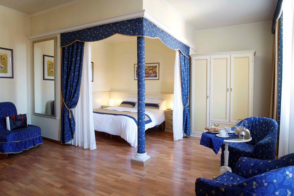 Double or Twin Room photo 1