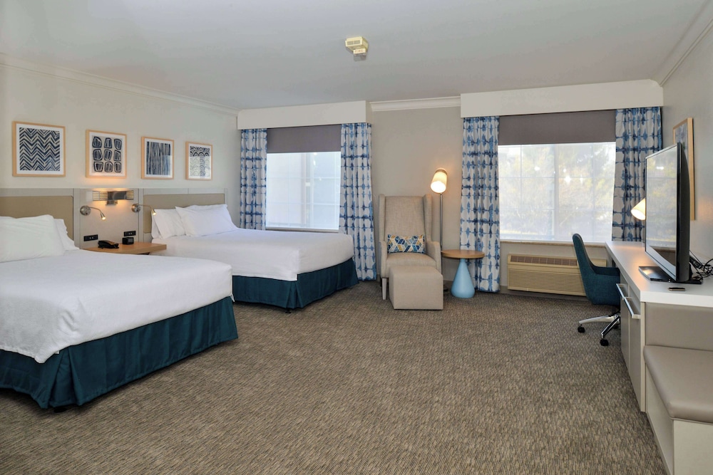 Suite, 2 Queen Beds, Accessible, Bathtub - Photo 1