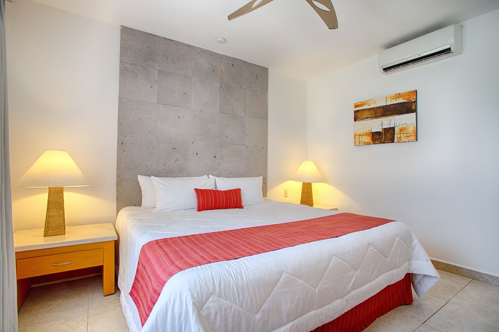 Suite, 1 King Bed, Balcony (1 Bedroom. Balcony or Terrace) - Photo 5