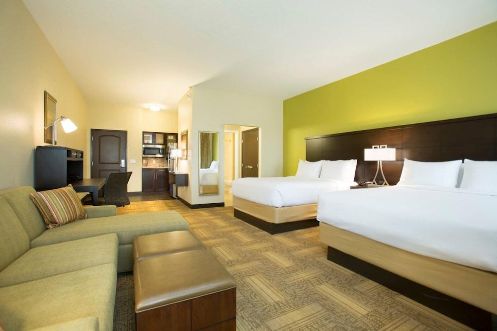 Studio Suite, 2 Queen Beds, Kitchen
