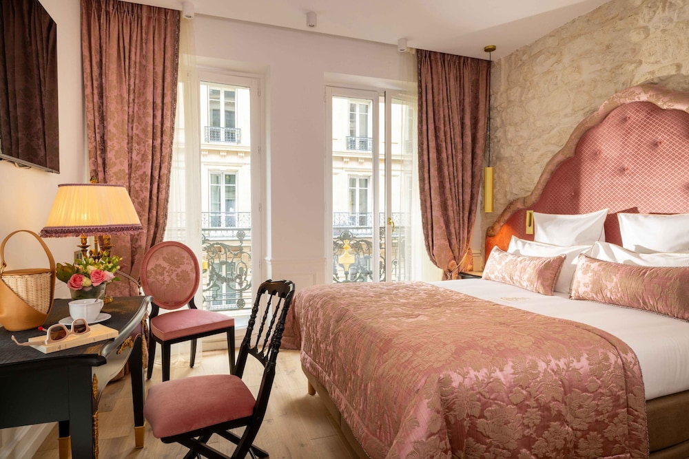 Deluxe Double Room, 1 Queen Bed photo 1