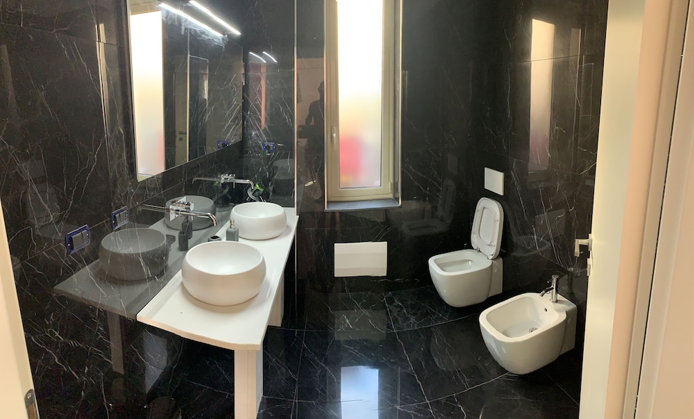 Comfort Double Or Twin Room, Ensuite, City View (C.Monet) photo 3