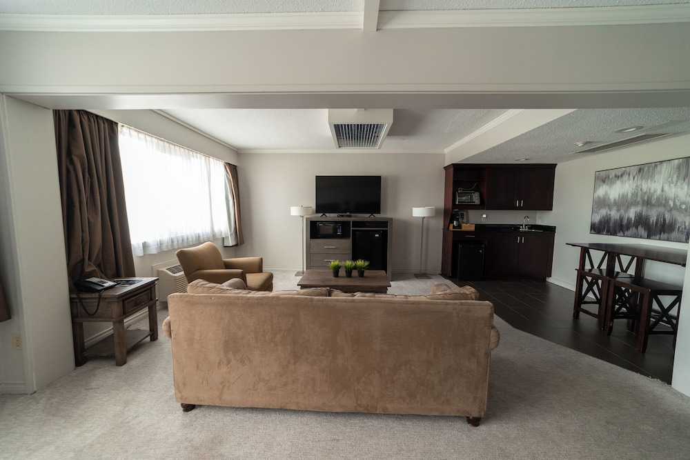 Studio Suite, 2 Queen Beds, Kitchenette photo 1