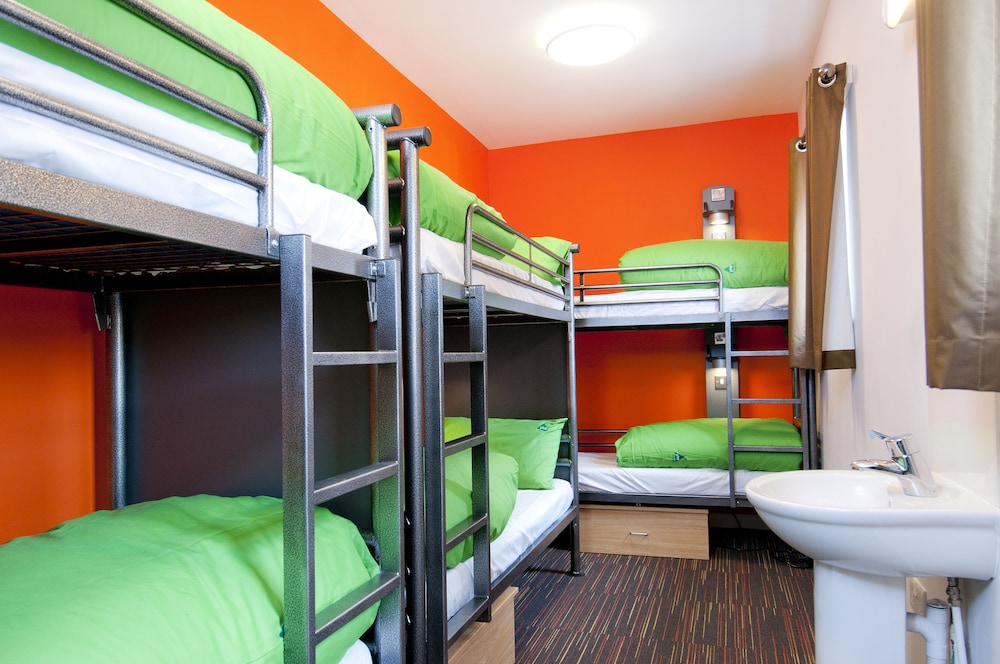 Room (6 Bed Private) photo 1