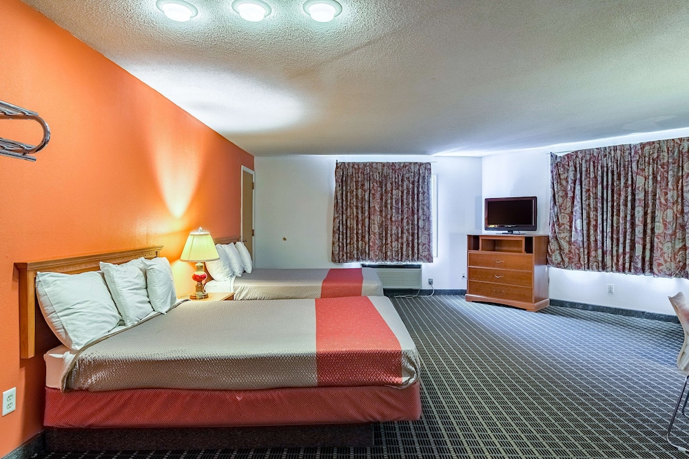 Deluxe Room, 2 Double Beds, Non Smoking, Refrigerator & Microwave - Photo 8