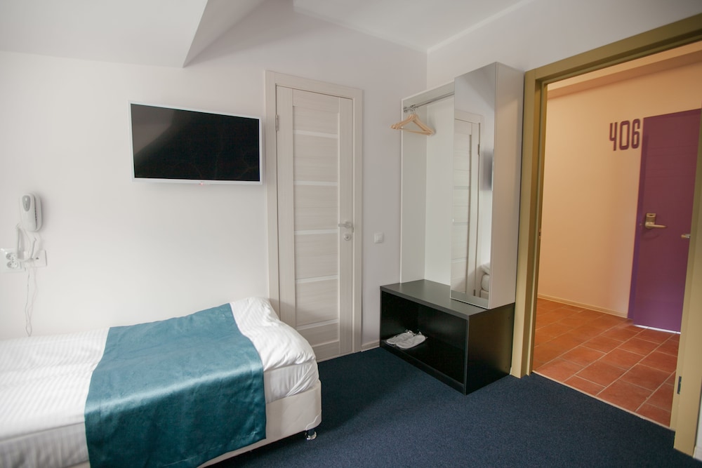 Standard Twin Room, Non Smoking photo 3