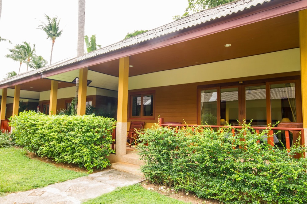 Superior Bungalow - Photo 3