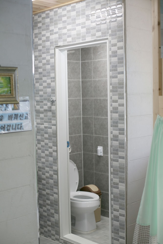Single Capsule, Women Only photo 3