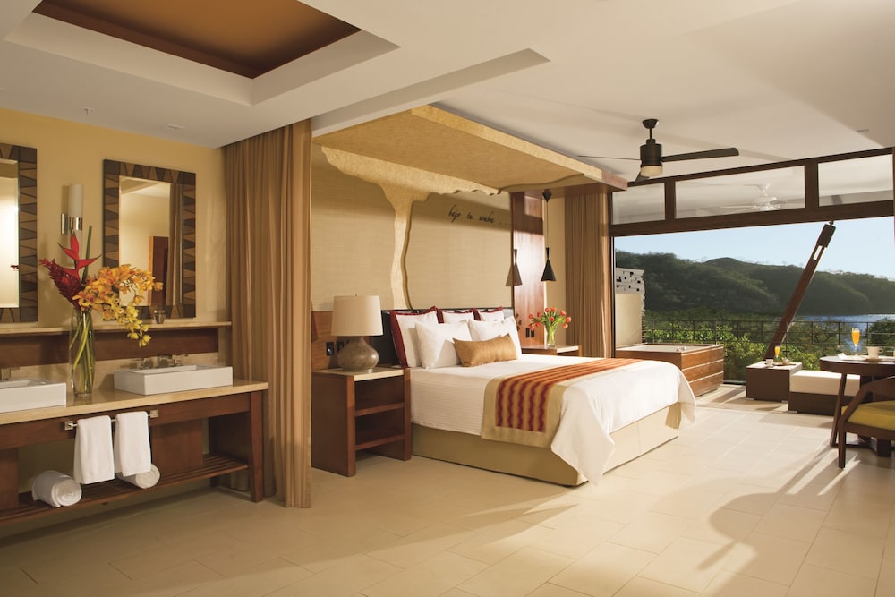 Preferred Club Junior Suite King Ocean View photo 3