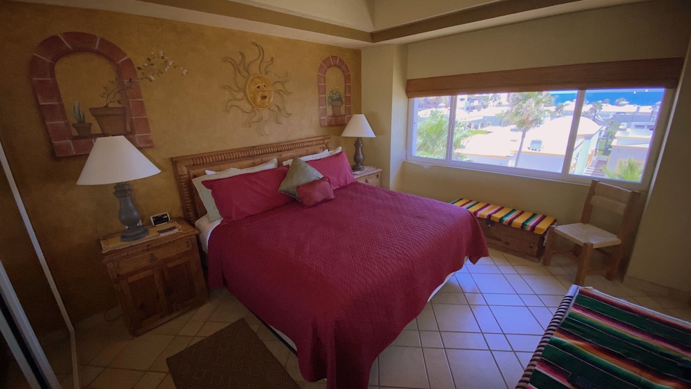 Condo, 2 Bedrooms