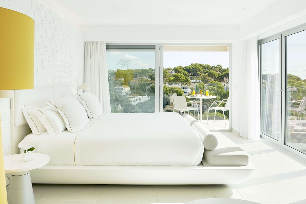 Junior Double Room, Balcony, Beach View